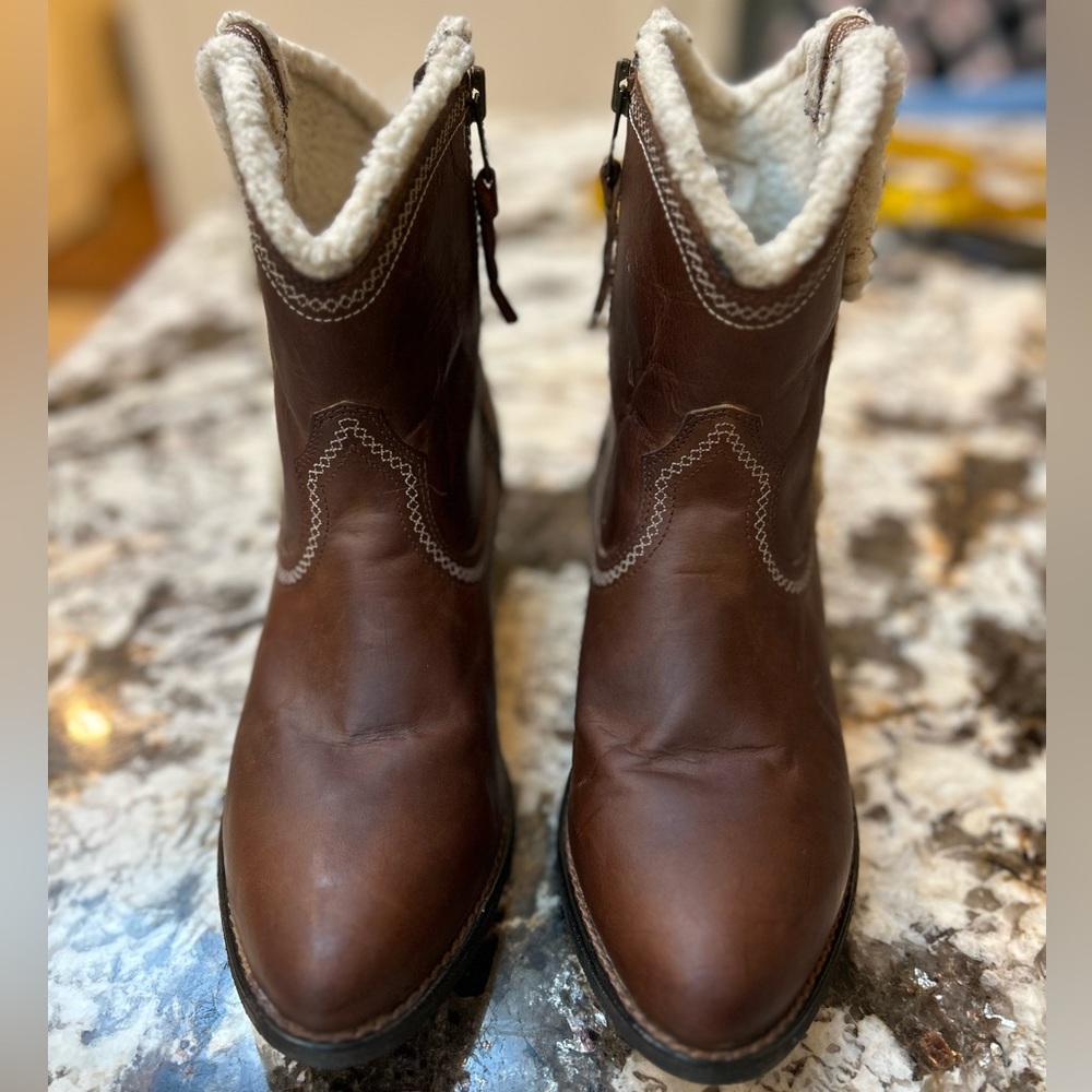 ARIAT LEATHER FLEECE LINED ANKLE cowboy BOOTS SIZE 9